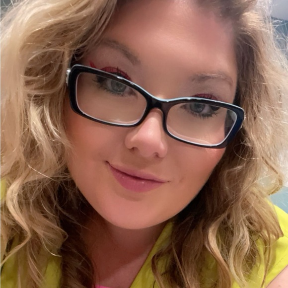 Meet your Posher, Sarah - Picture 1 of 1